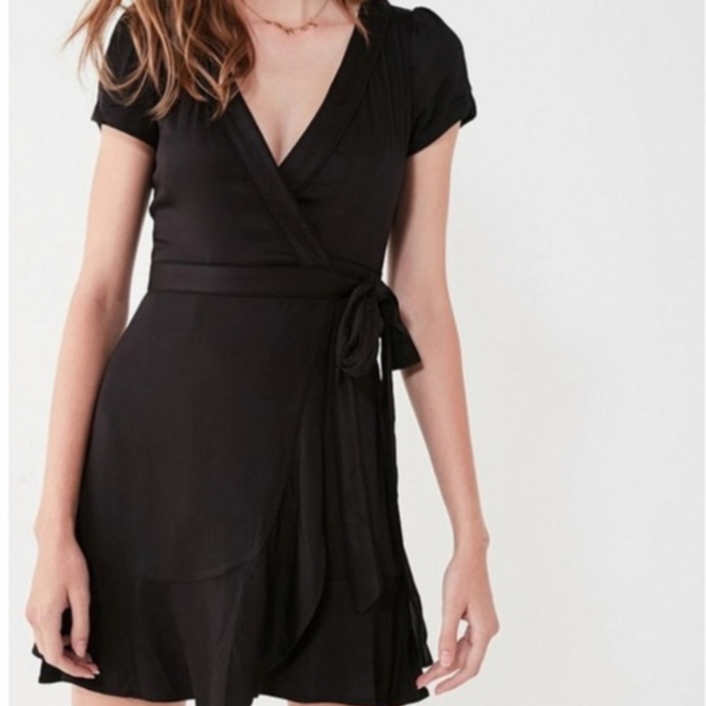 UO- BLACK WRAP DRESS